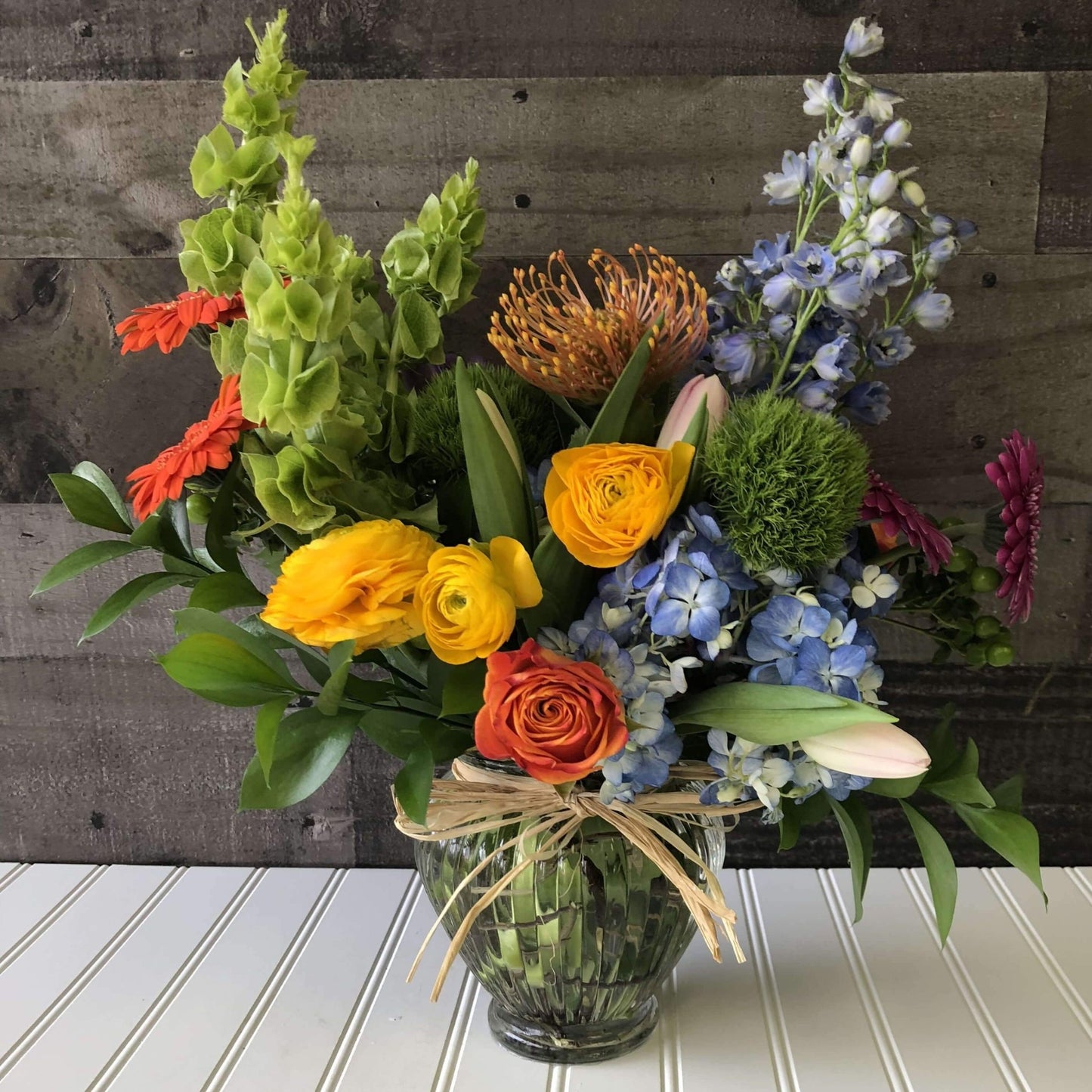 Chic Arrangement Flower Arrangement Romanian Flower Shop