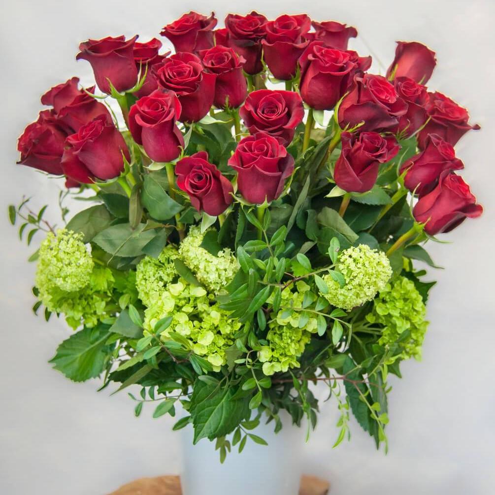 Fever of Love Red Roses Flower Arrangement Romanian Flower Shop