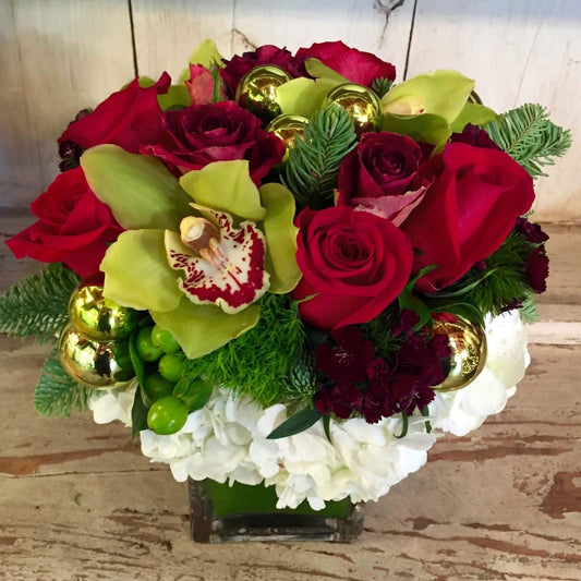 Noel Joy Red Roses Flower Arrangement Romanian Flower Shop